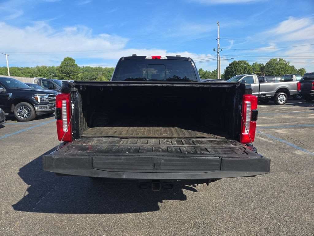 Certified 2025 Ford F250 XLT w/ Black Appearance Package AWD/4WD image 3
