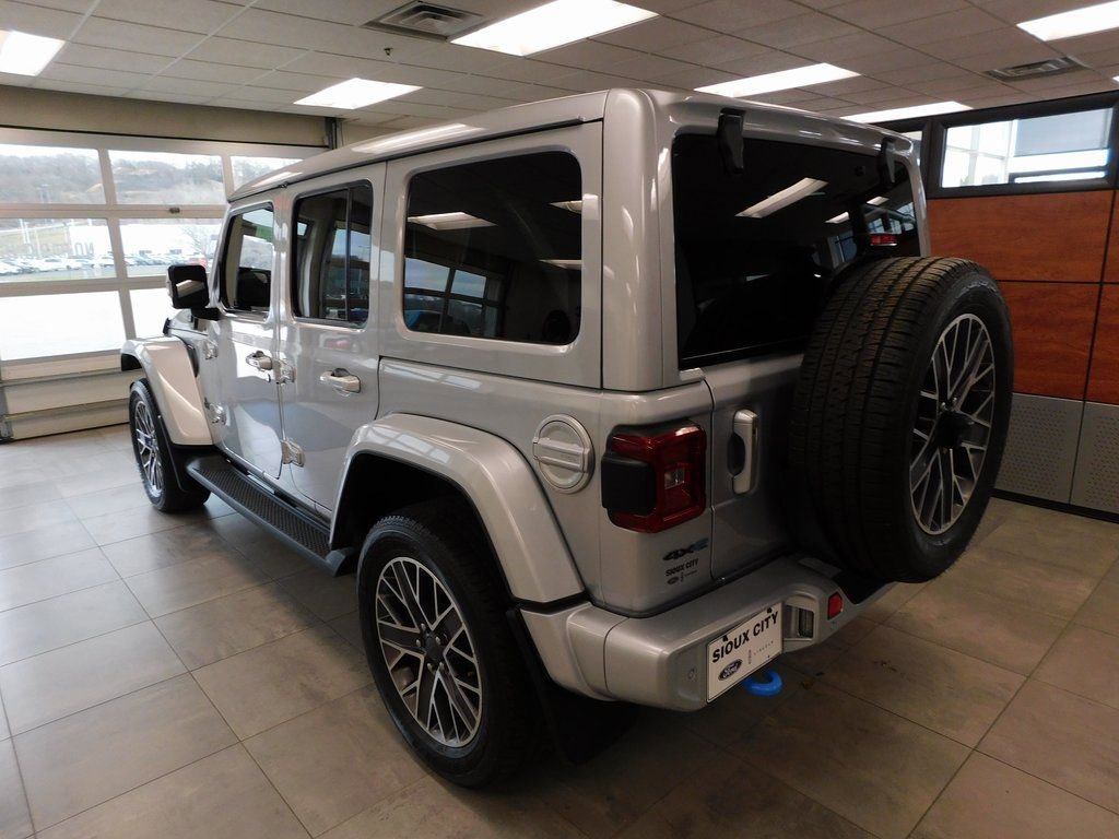 Used 2022 Jeep Wrangler Unlimited Sahara image 6