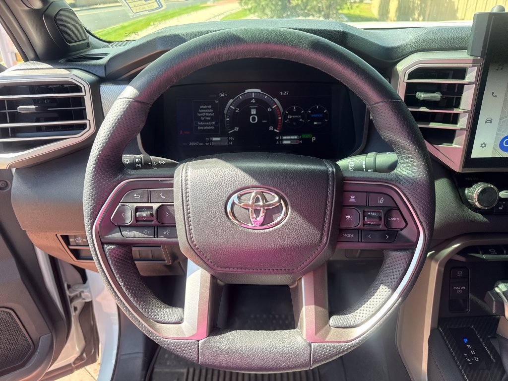 Used 2025 Toyota Tundra Limited AWD/4WD image 15
