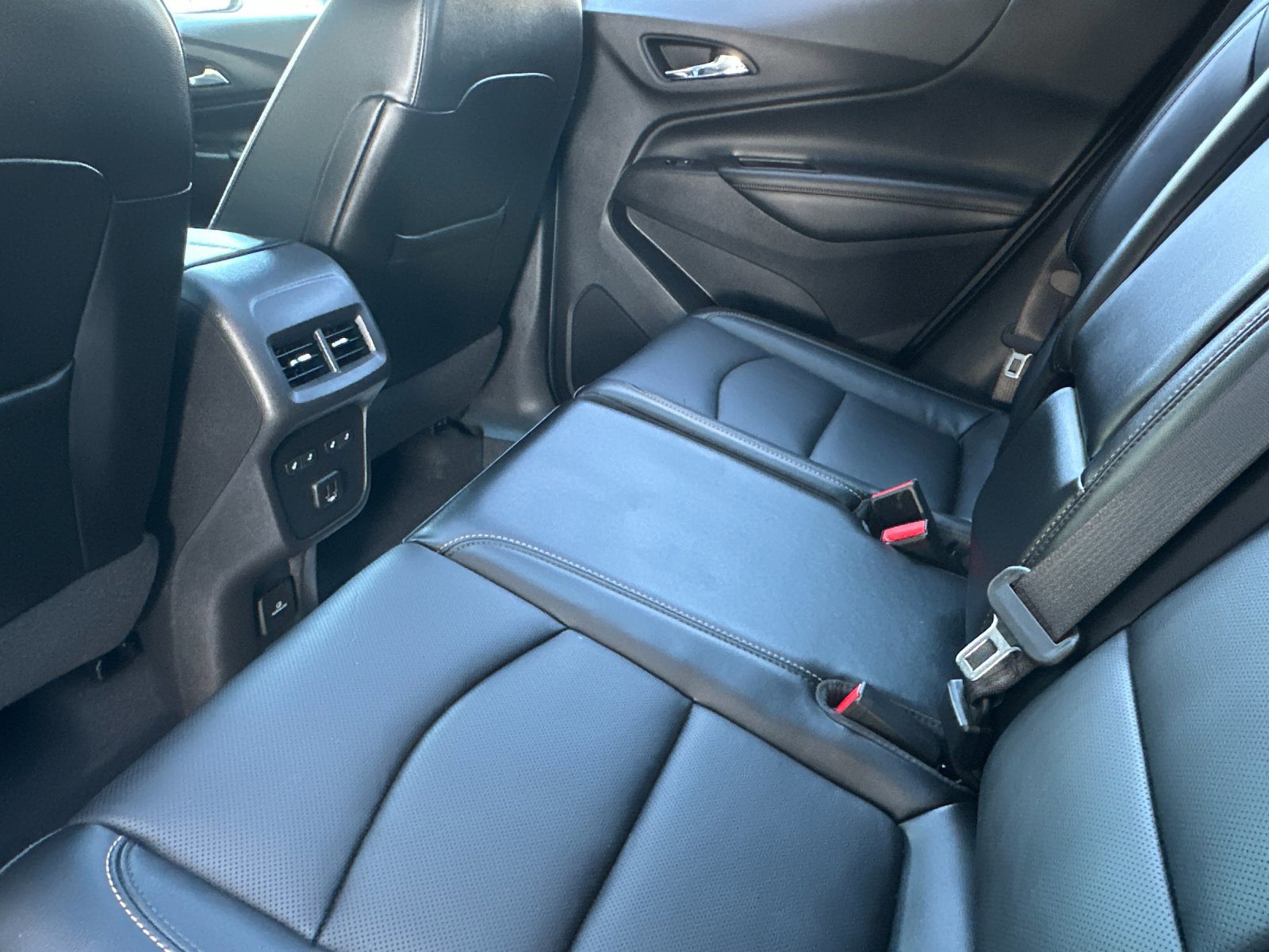 Used 2019 Chevrolet Equinox Premier image 12