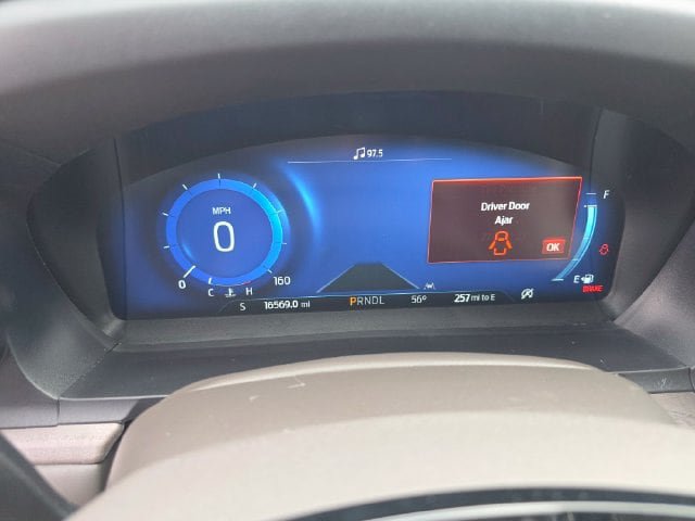 Certified 2024 Ford Explorer Platinum w/ Technology Package AWD/4WD image 19
