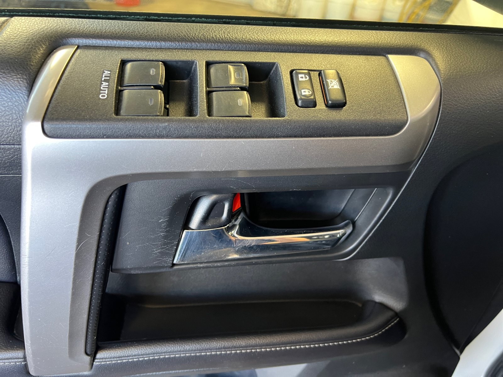 Used 2018 Toyota 4Runner SR5 Premium AWD/4WD image 11