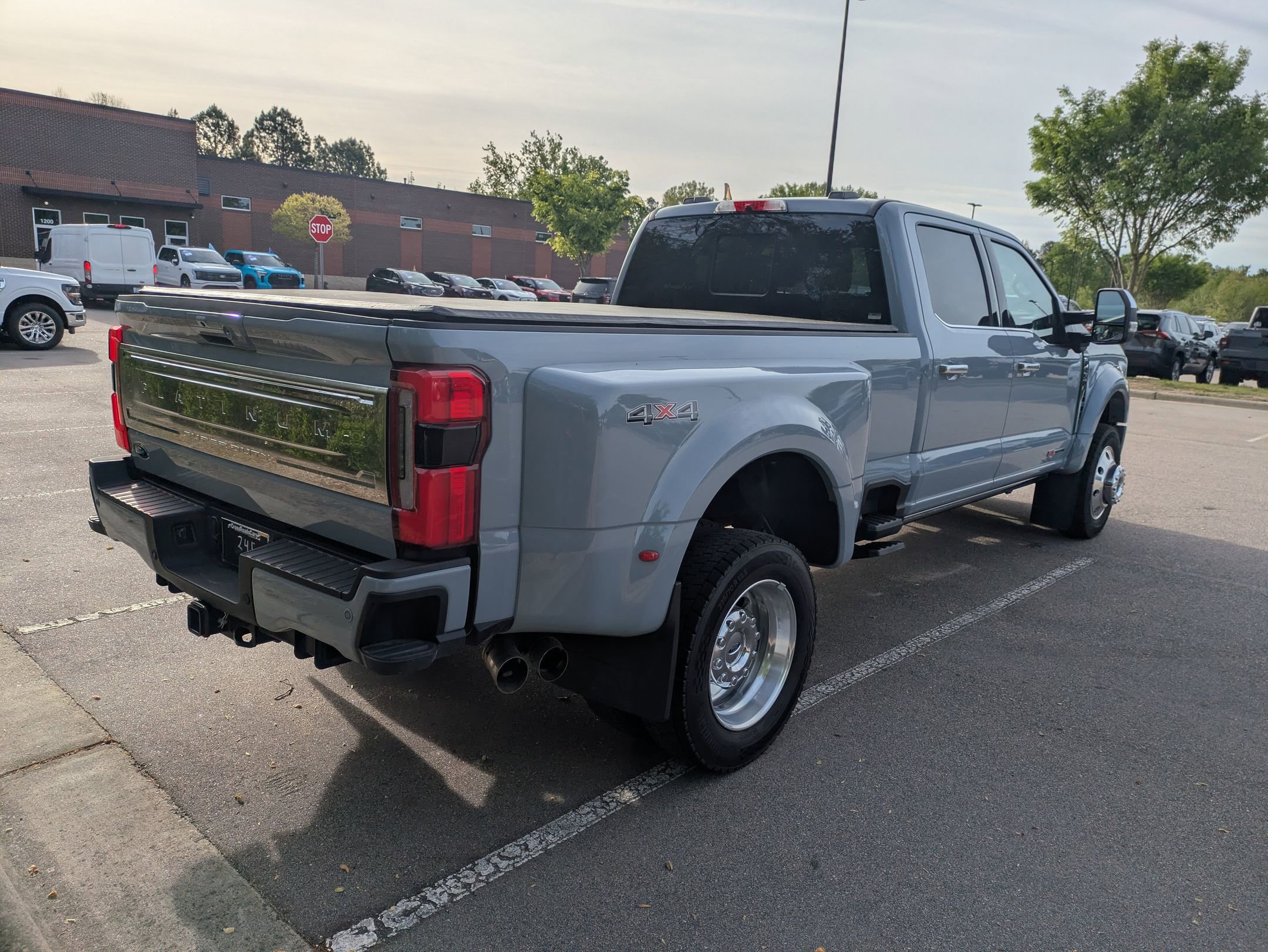 Certified 2025 Ford F450 Platinum w/ Platinum Plus Package AWD/4WD image 4