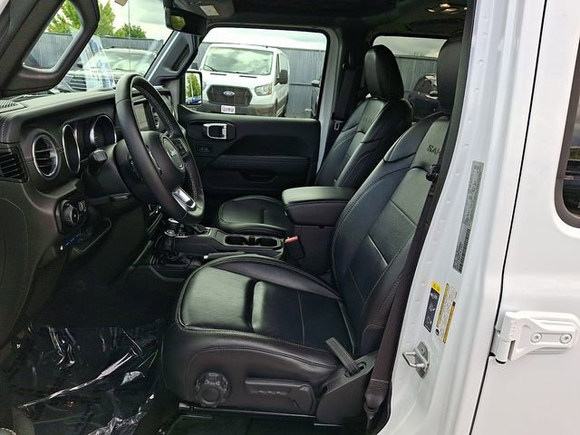 Used 2023 Jeep Wrangler Unlimited Sahara w/ Cold Weather Group AWD/4WD image 13