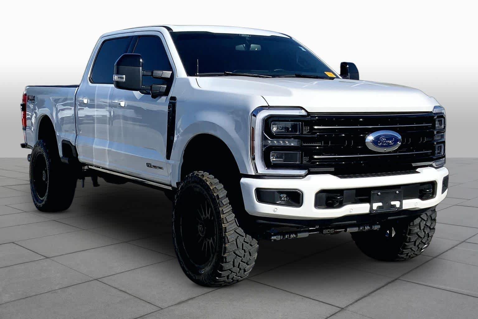 Certified 2025 Ford F250 Platinum w/ FX4 Off-Road Package AWD/4WD image 3