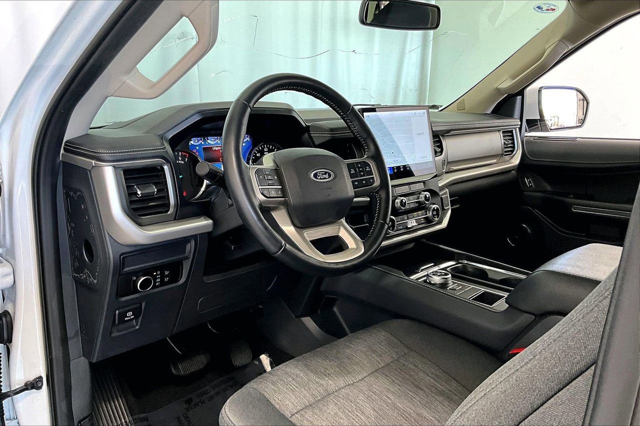 Certified 2023 Ford Expedition XLT image 15