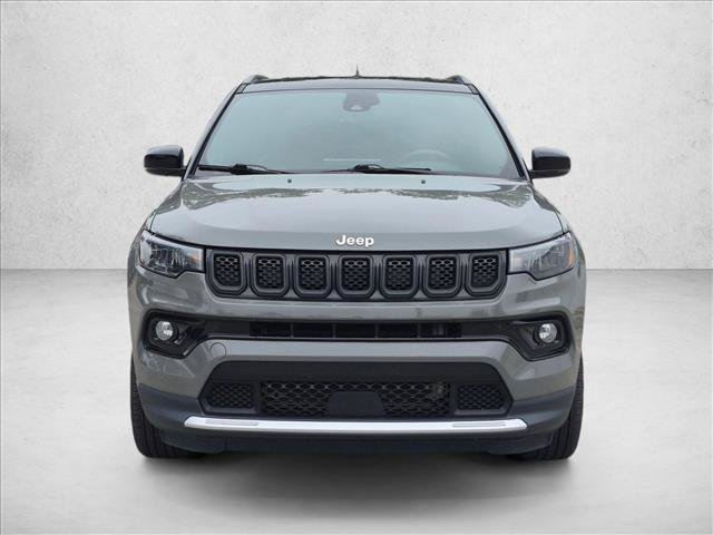 Used 2023 Jeep Compass Limited AWD/4WD image 2