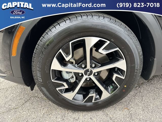 Used 2023 Kia Sportage EX image 12