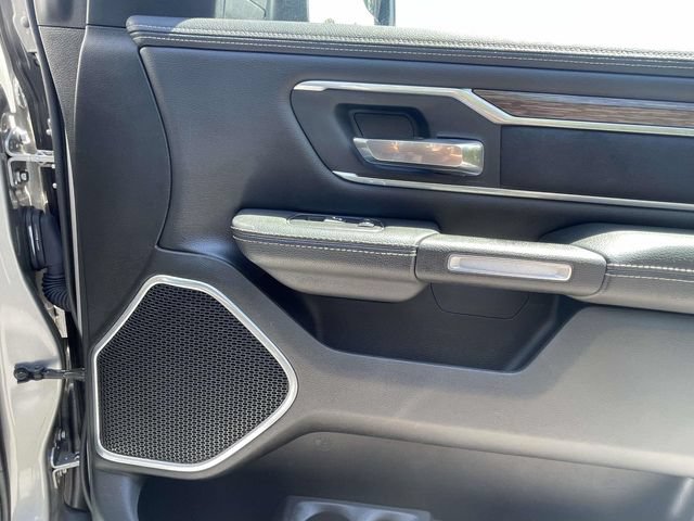 Used 2019 RAM 1500 Laramie AWD/4WD image 29