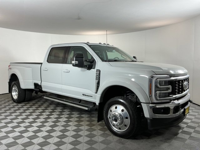 Certified 2025 Ford F450 Lariat w/ FX4 Off-Road Package AWD/4WD image 3