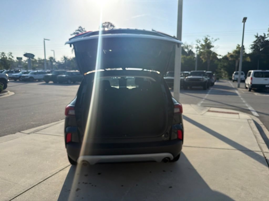 Certified 2025 Ford Escape Active FWD image 9