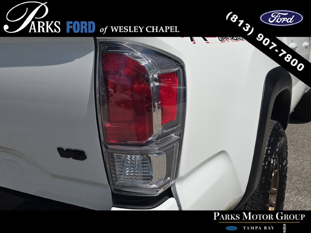 Used 2022 Toyota Tacoma TRD Off-Road AWD/4WD image 7