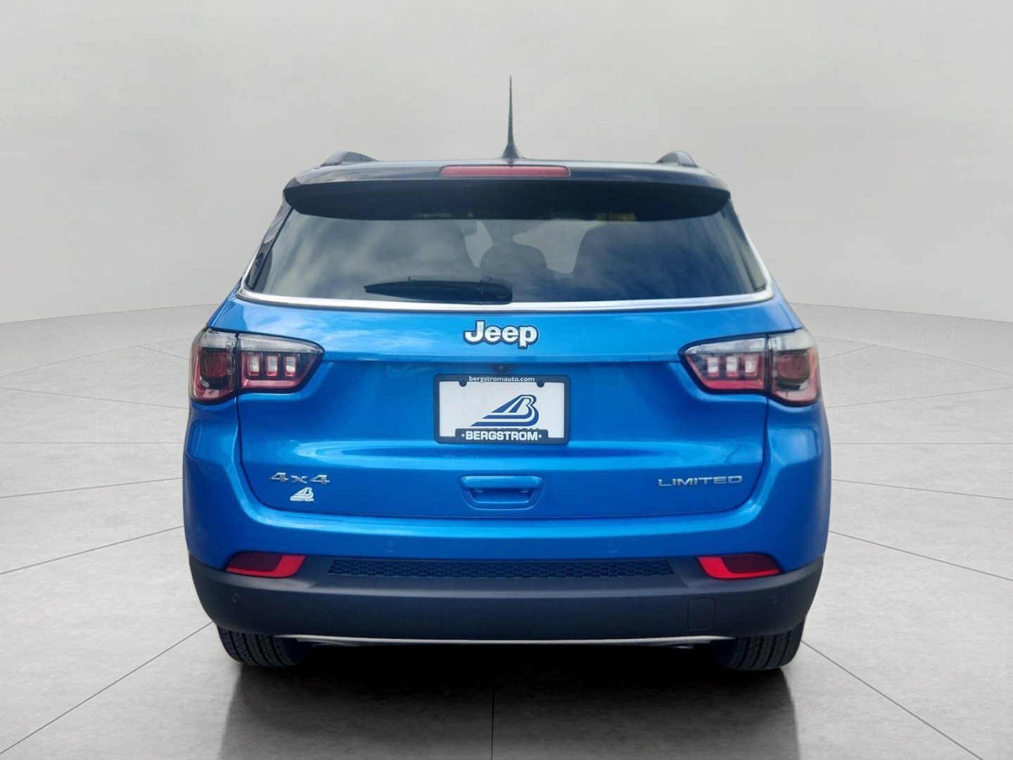 Used 2023 Jeep Compass Limited AWD/4WD image 7