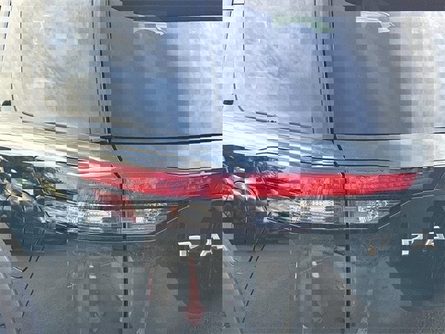 Used 2024 Nissan Pathfinder Platinum image 11