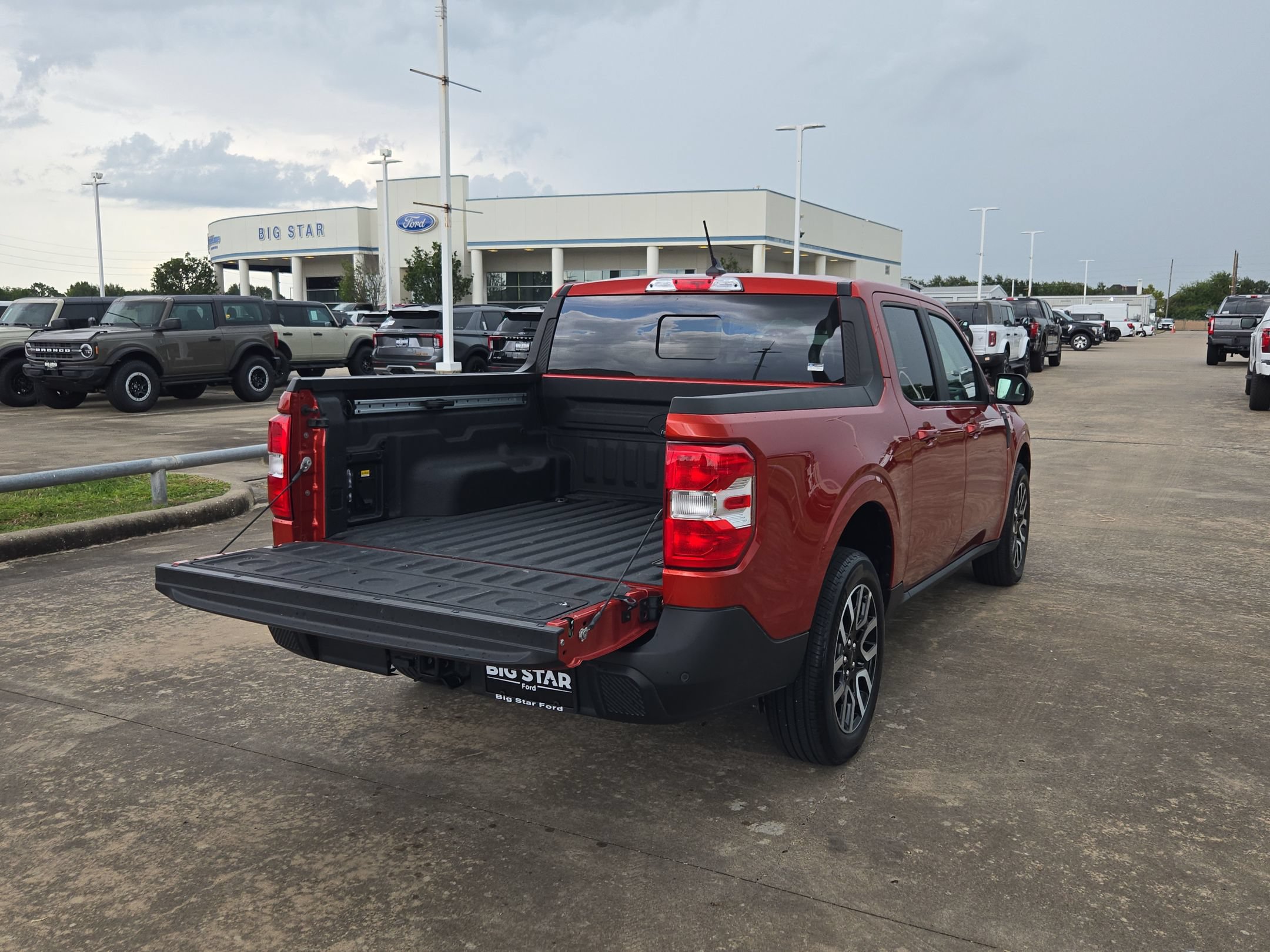 Certified 2024 Ford Maverick Lariat FWD image 53