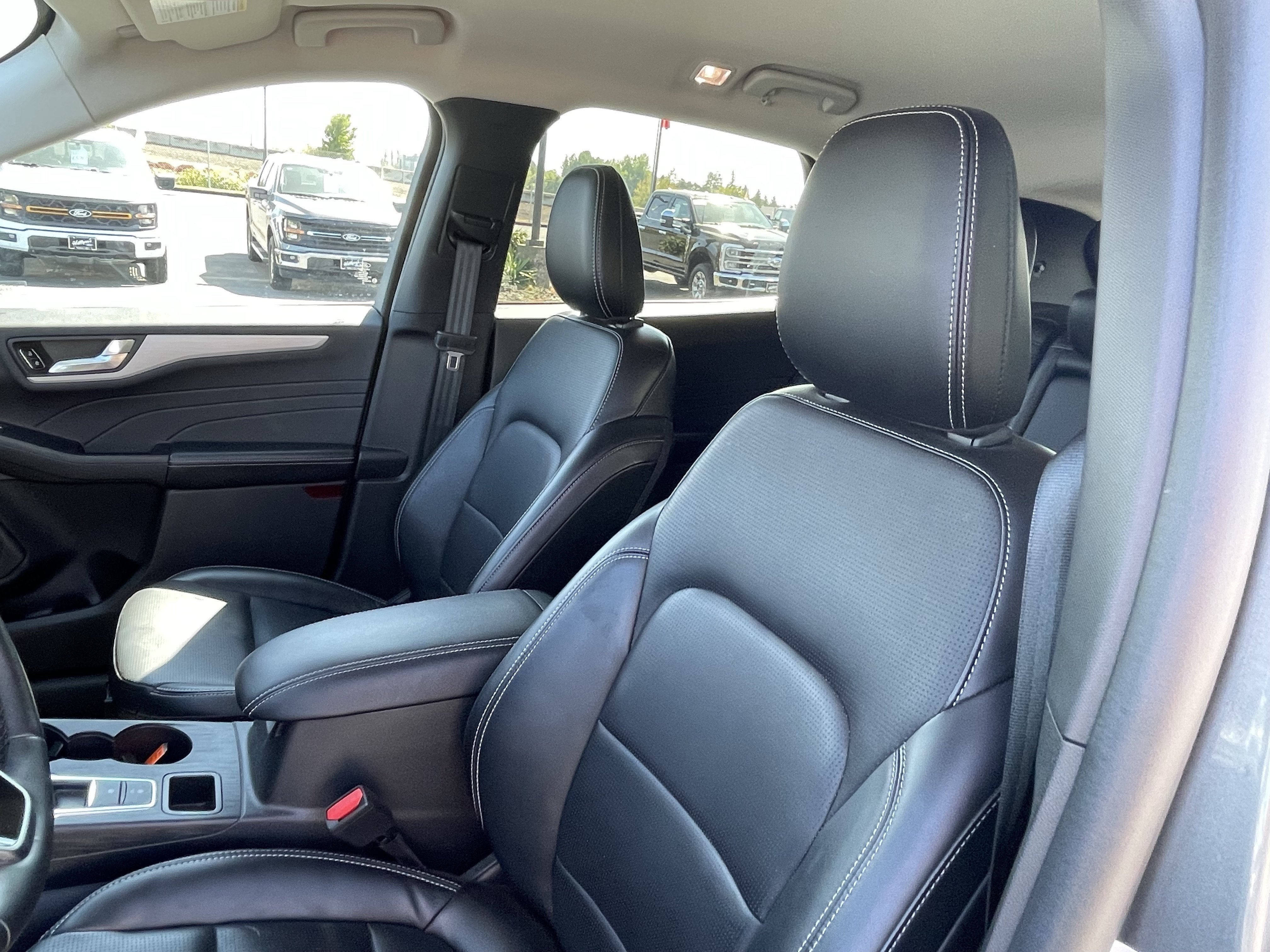 Certified 2025 Ford Escape Platinum AWD/4WD image 14