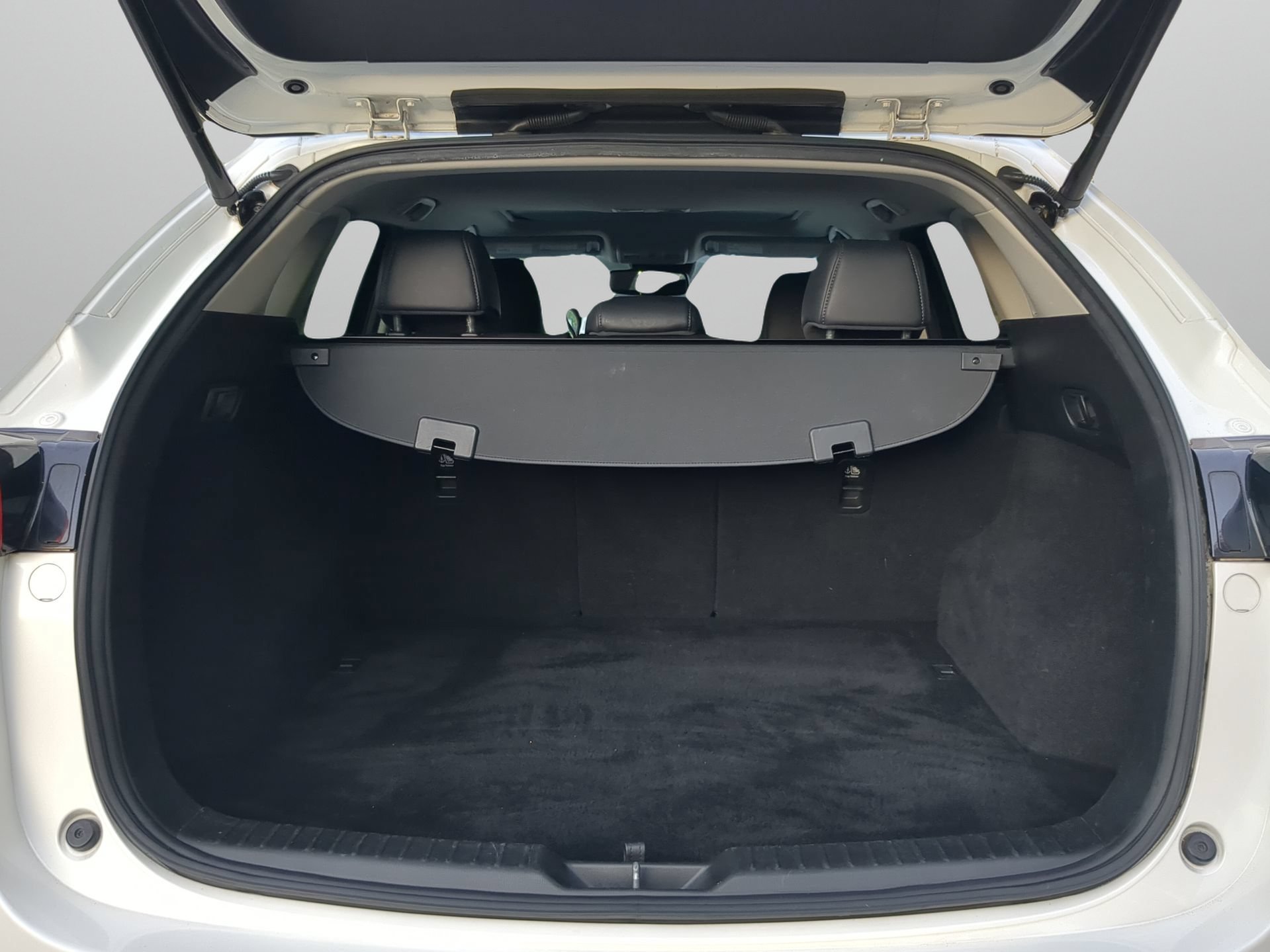 Used 2018 MAZDA CX-5 Touring w/ Preferred Equipment Package FWD image 46