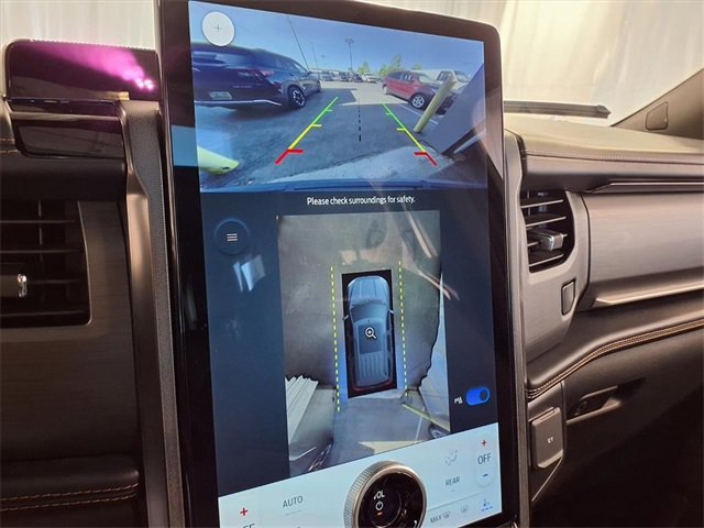 Certified 2022 Ford Expedition Platinum image 11