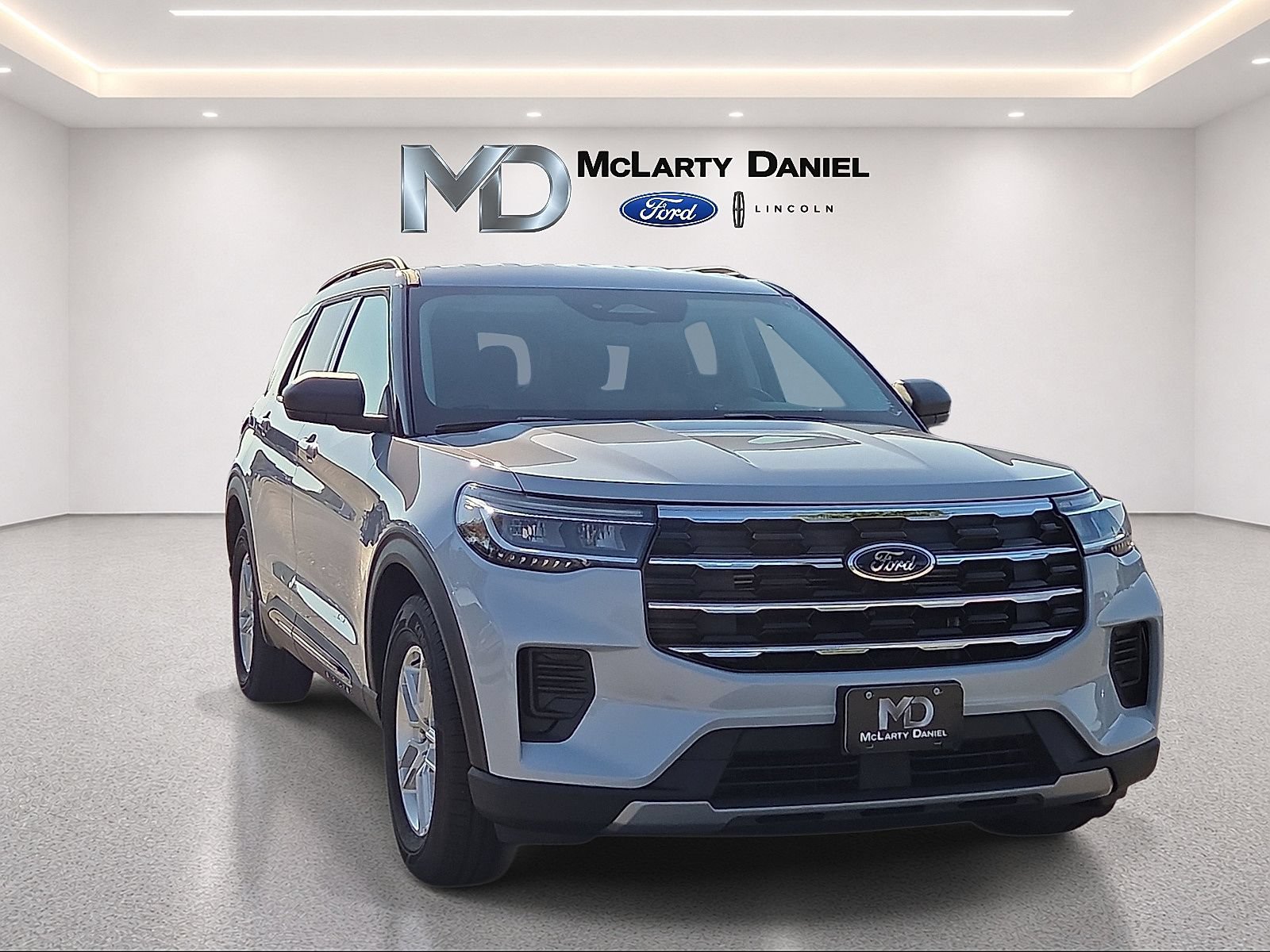 Certified 2026 Ford Explorer Active RWD image 1