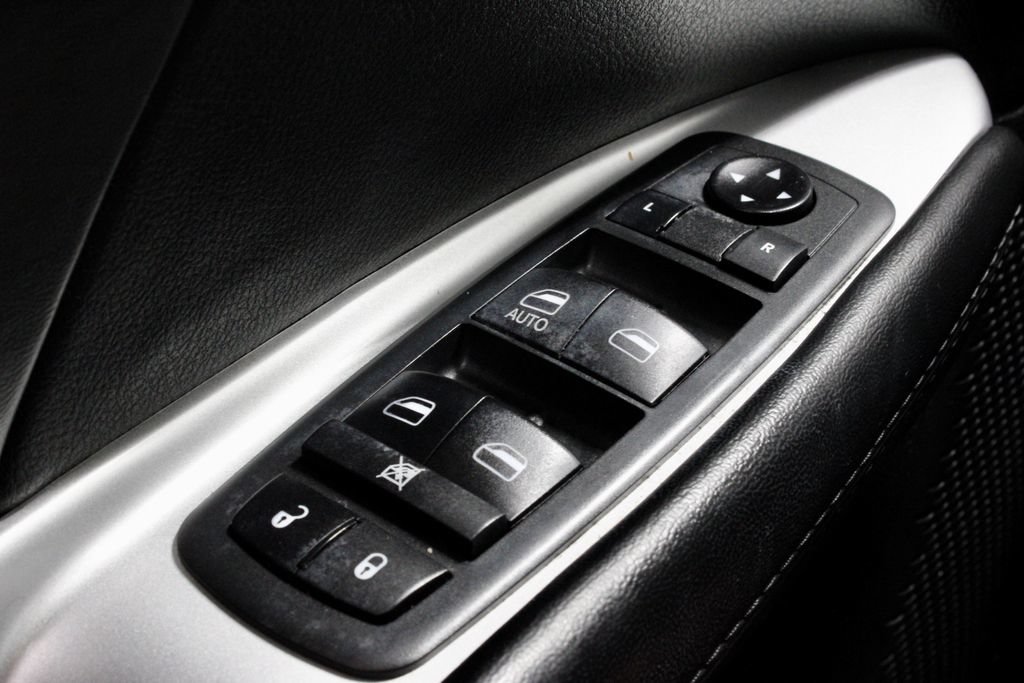 Used 2019 Dodge Journey SE w/ Connectivity Group FWD image 24
