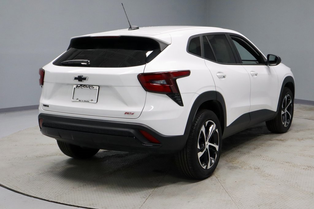 Used 2025 Chevrolet Trax RS w/ Driver Confidence Package image 5