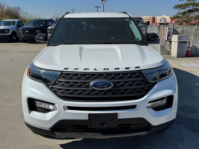 Certified 2023 Ford Explorer XLT w/ Equipment Group 202A AWD/4WD image 9