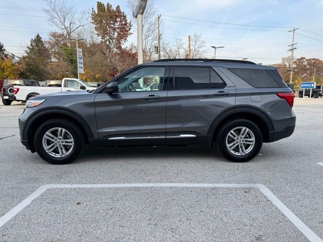 Certified 2023 Ford Explorer XLT image 3