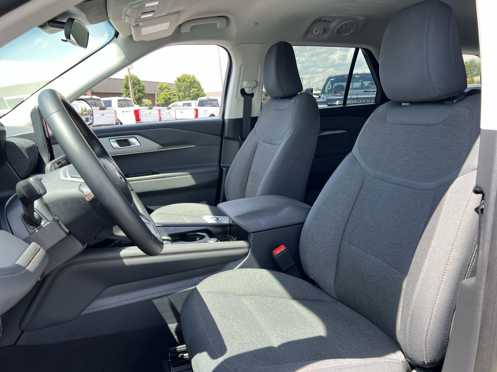 Certified 2025 Ford Explorer Active AWD/4WD image 13