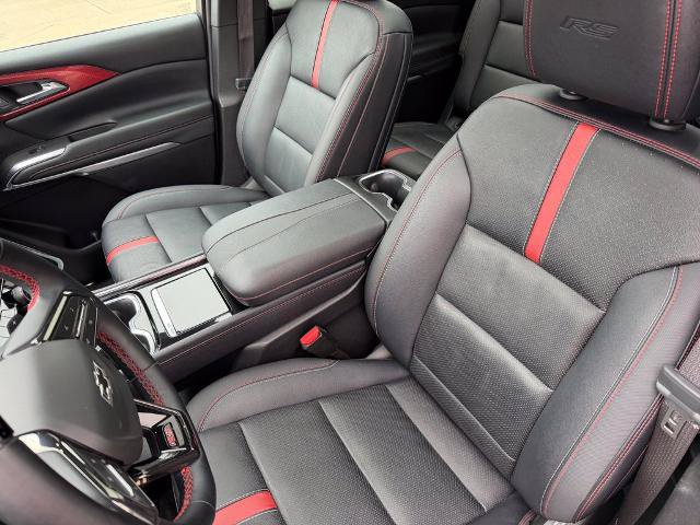 Used 2024 Chevrolet Traverse RS AWD/4WD image 12