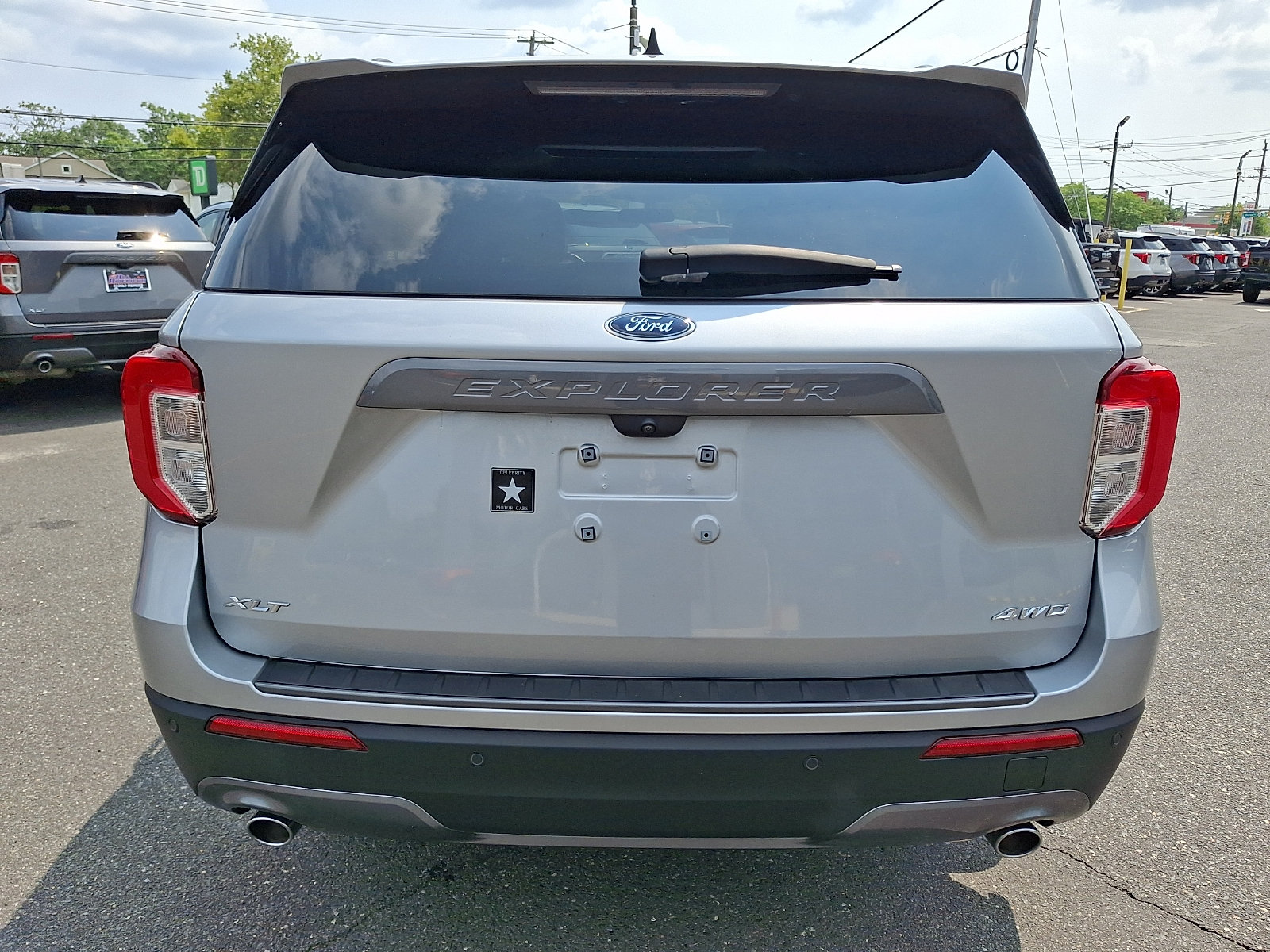 Certified 2023 Ford Explorer XLT w/ Equipment Group 202A AWD/4WD image 9