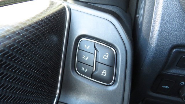 Certified 2022 Ford F150 Raptor w/ Equipment Group 801A High image 27