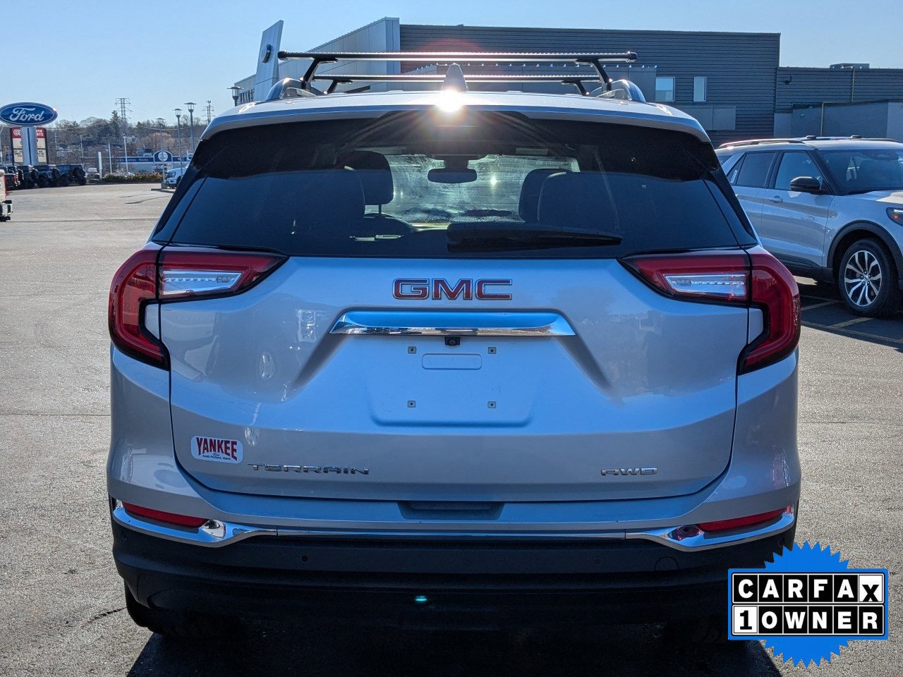 Used 2022 GMC Terrain SLT w/ Infotainment Package II image 3