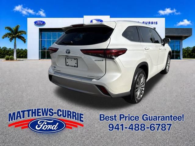 Used 2021 Toyota Highlander Platinum FWD image 4