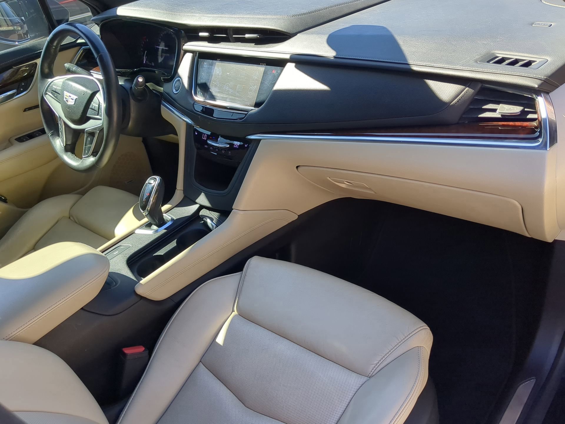 Used 2017 Cadillac XT5 Luxury w/ Driver Awareness Package image 36