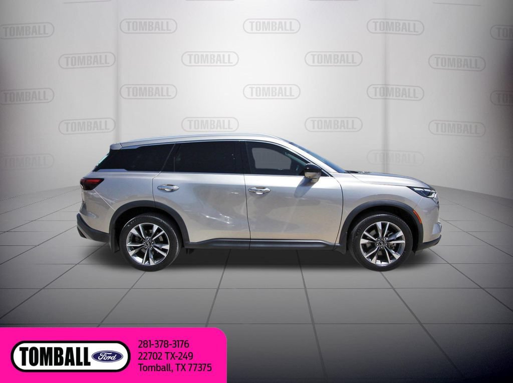 Used 2023 INFINITI QX60 Luxe w/ Vision Package FWD image 9