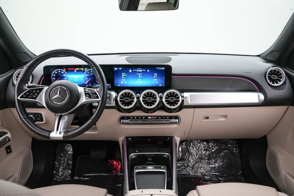 Used 2025 Mercedes-Benz GLB 250 4MATIC image 15