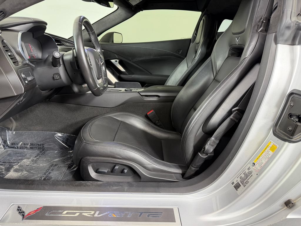 Used 2019 Chevrolet Corvette Stingray Coupe RWD image 18