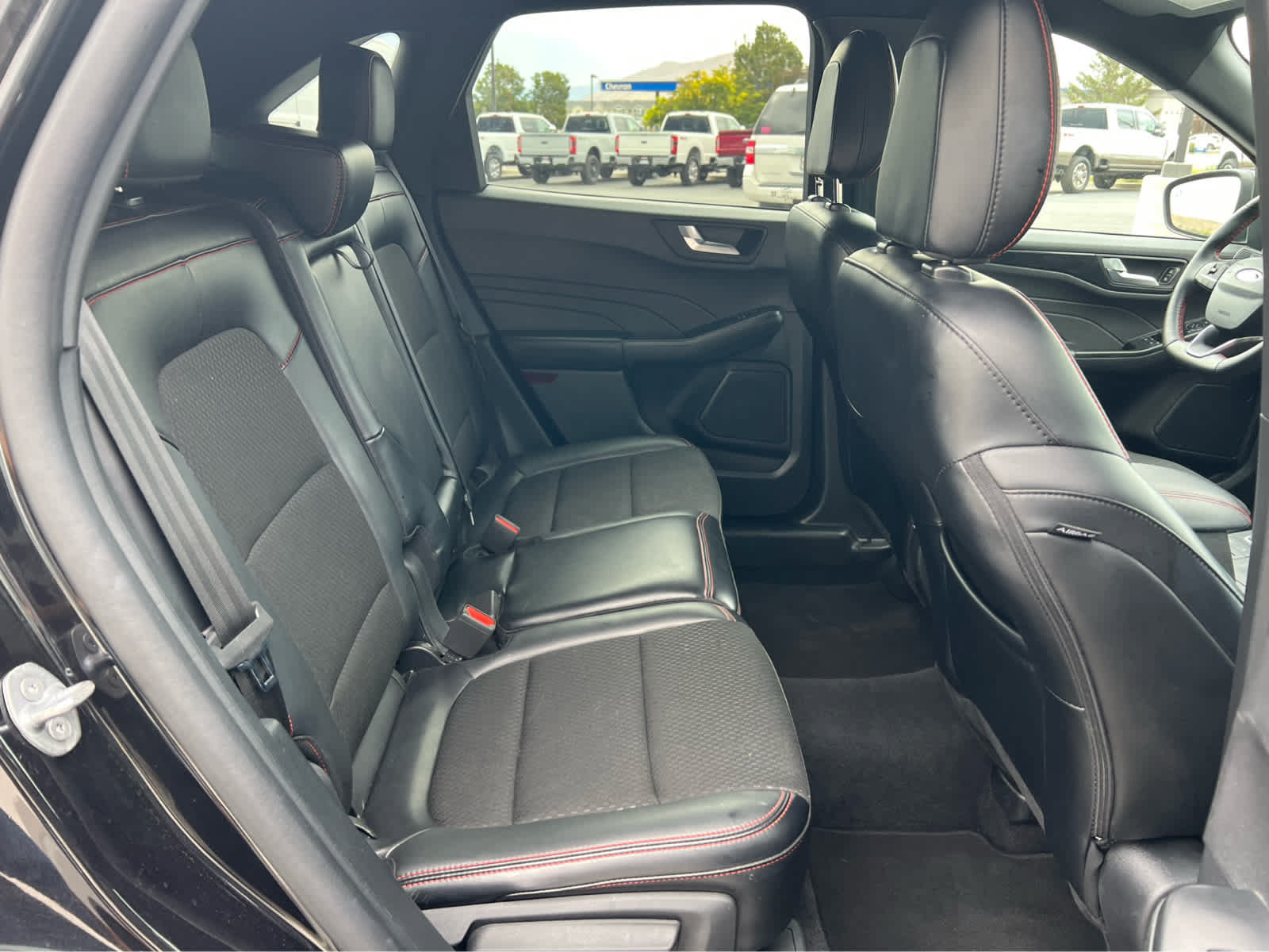 Certified 2025 Ford Escape ST-Line Select AWD/4WD image 25