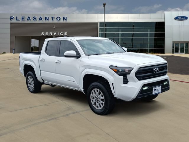 Used 2025 Toyota Tacoma SR5 AWD/4WD image 7
