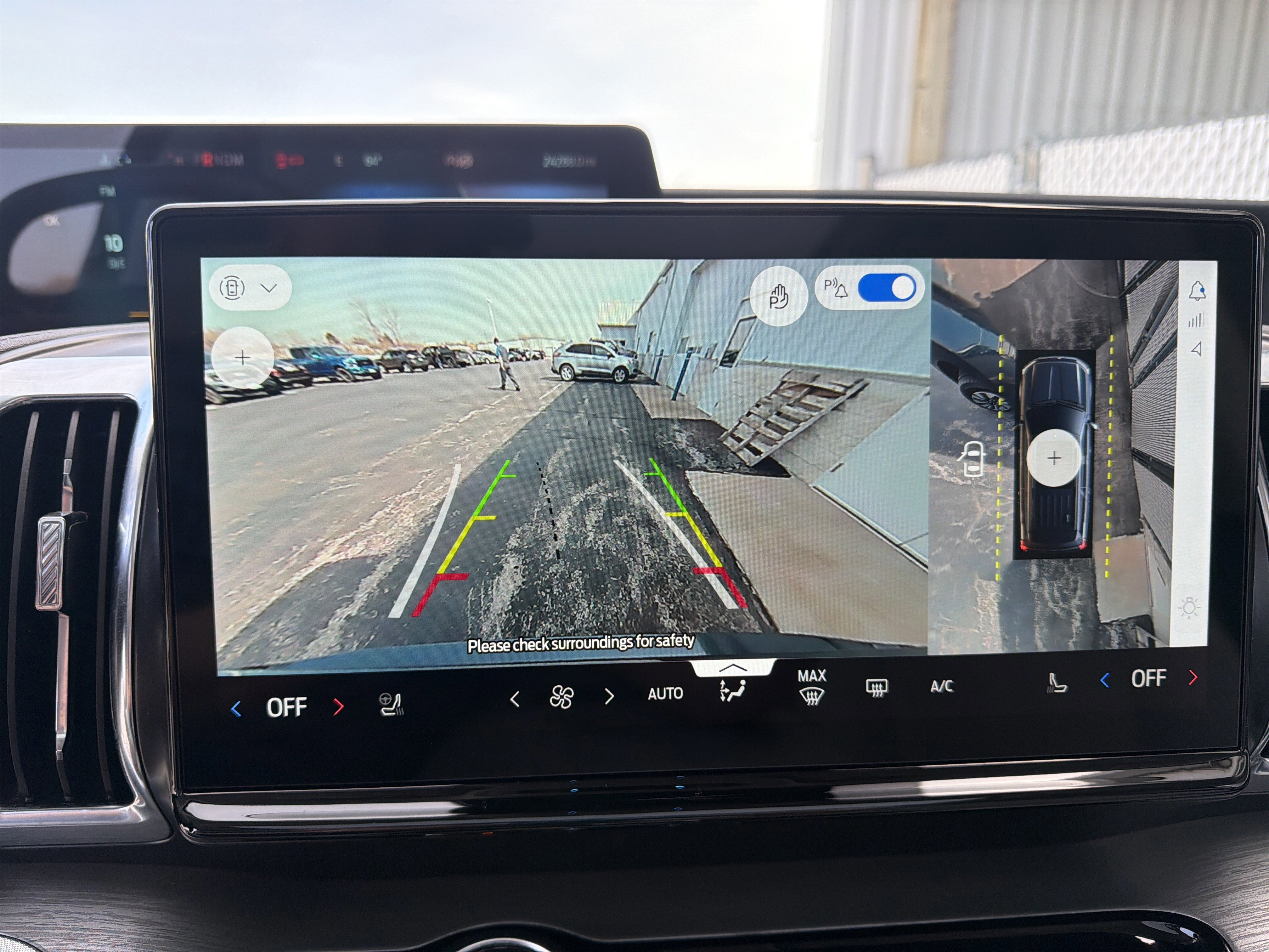 Certified 2025 Ford Expedition Platinum w/ Driver's Package image 49