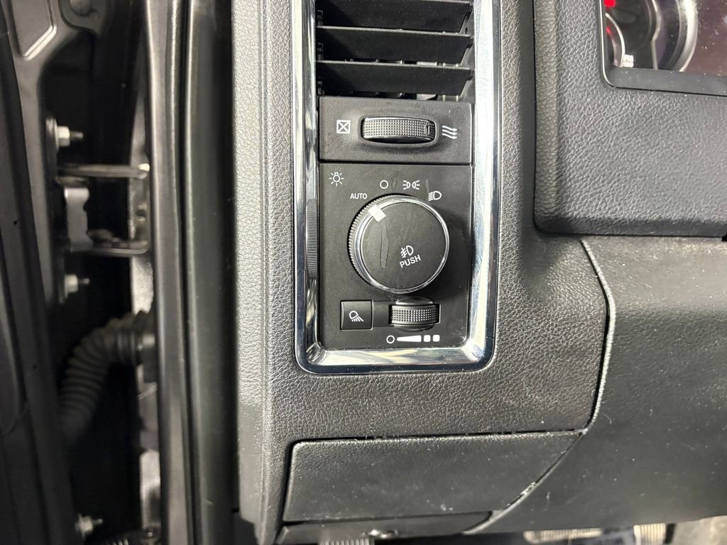 Used 2017 RAM 1500 Laramie w/ Convenience Group AWD/4WD image 13