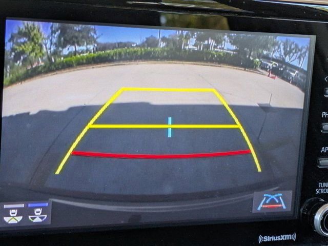 Used 2022 Toyota Corolla Cross XLE image 27