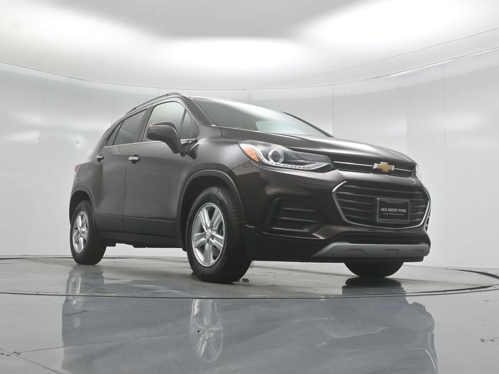 Used 2020 Chevrolet Trax LT w/ LT Convenience Package FWD image 42