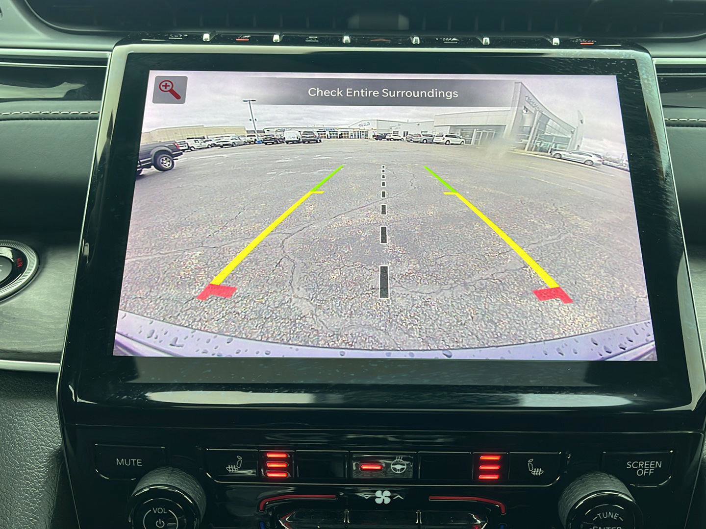 Used 2023 Jeep Grand Cherokee Limited w/ Black Appearance Package image 26