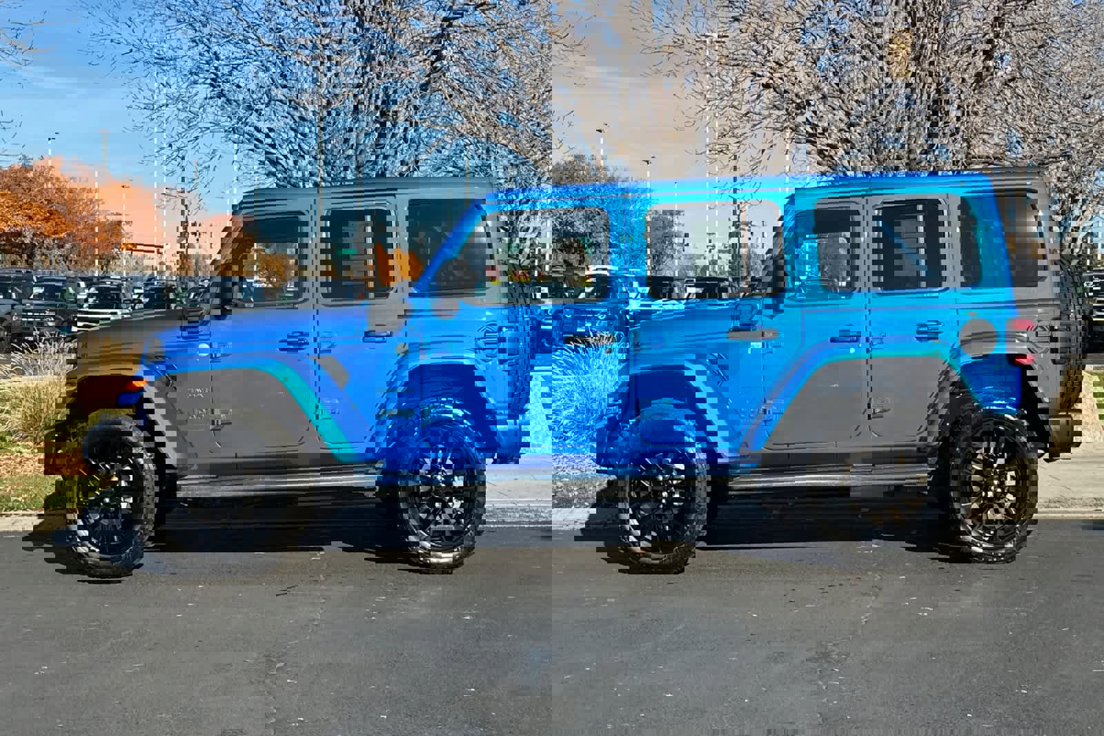 Used 2021 Jeep Wrangler Unlimited Sahara w/ Cold Weather Group video 2