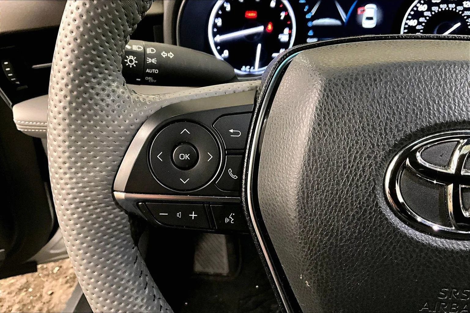 Used 2022 Toyota Avalon Limited w/ Advanced Safety Package image 17