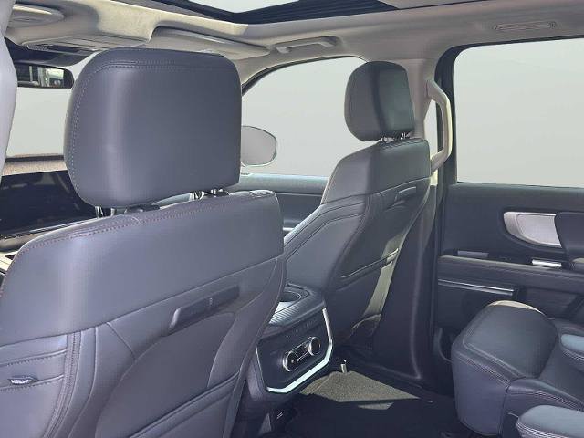 Certified 2025 Ford Expedition Active AWD/4WD image 32