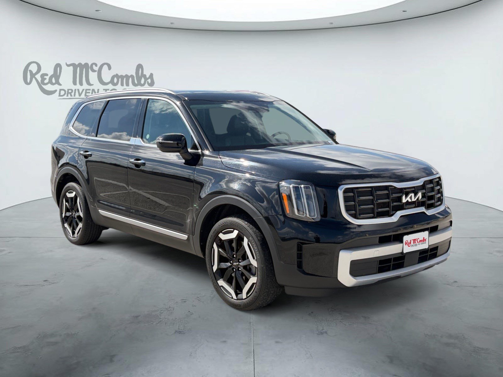 Used 2025 Kia Telluride S FWD image 3