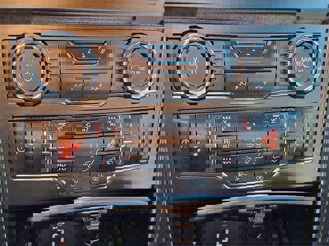 Certified 2017 Ford Explorer XLT w/ Equipment Group 202A image 17