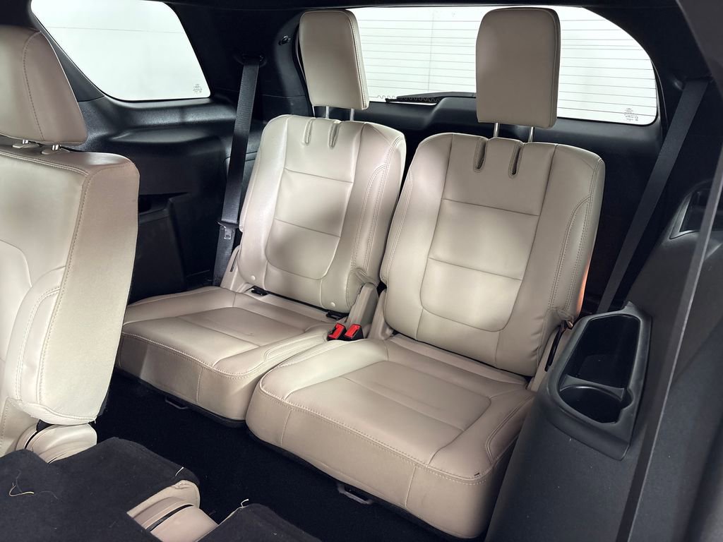 Certified 2019 Ford Explorer XLT w/ Equipment Group 202A AWD/4WD image 33